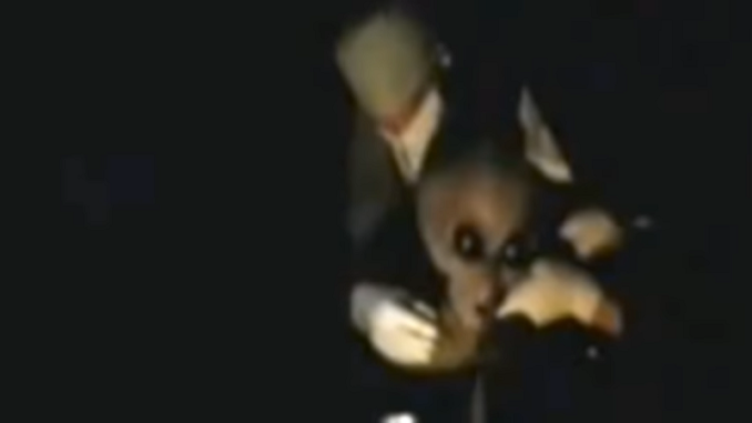 UFOmania-The-truth-is-out-there-AREA-51-released-an-incredible-video-of-an-Alien-that-was-in-a-labor