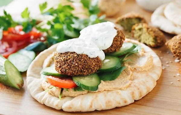 falafel_wrap_thecozyapron_02-13-17_1